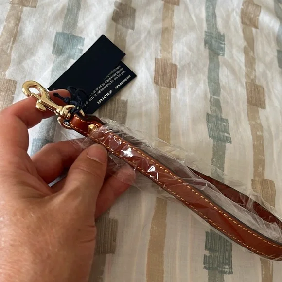 New. D & B Wristle (brown) - Picture 1 of 12